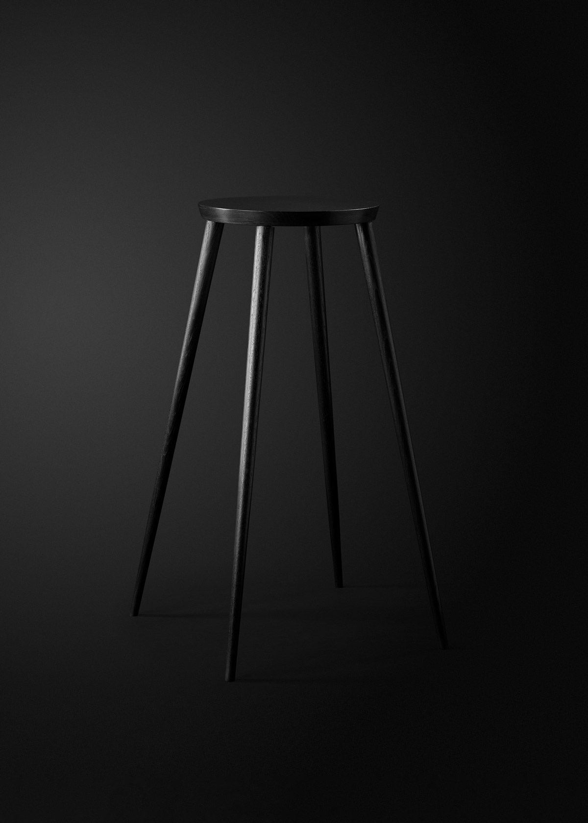 C | X Display Table – Ebonised Oak